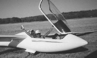 ASW20-sailplane landed